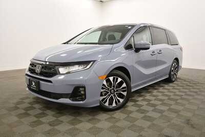 2025 Honda Odyssey, $49999. Photo 2
