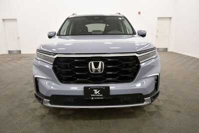 2025 Honda Pilot, $49999. Photo 11