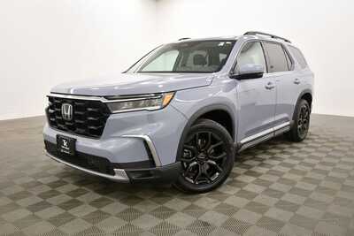 2025 Honda Pilot, $49999. Photo 2