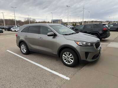 2019 Kia Sorento, $13995. Photo 2