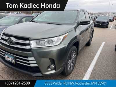 2019 Toyota Highlander, $26599. Photo 1