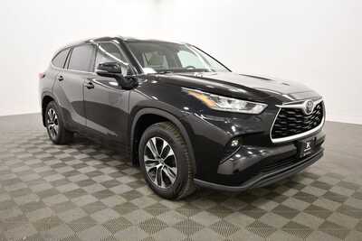 2020 Toyota Highlander, $29999. Photo 10