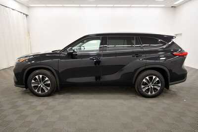 2020 Toyota Highlander, $29999. Photo 4