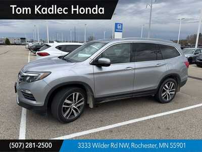 2016 Honda Pilot, $17345. Photo 1