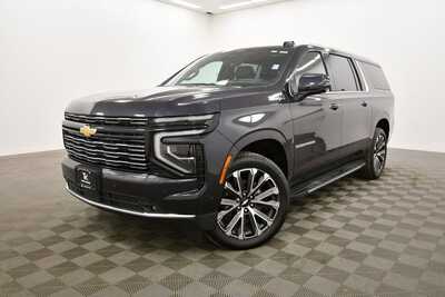 2025 Chevrolet Suburban, $81291. Photo 2