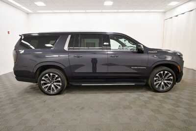 2025 Chevrolet Suburban, $81291. Photo 9