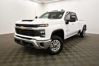 2024 Chevrolet 2500 Crew Cab, $54315. Photo 2