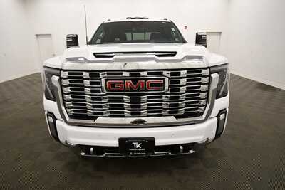 2024 GMC 2500 Crew Cab, $66849. Photo 11