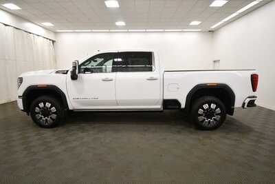 2024 GMC 2500 Crew Cab, $66849. Photo 4