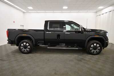 2024 GMC 2500 Crew Cab, $66849. Photo 9