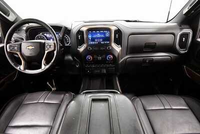 2022 Chevrolet 3500 Crew Cab, $55674. Photo 3