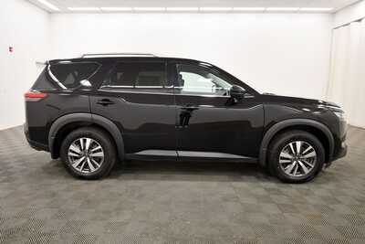 2024 Nissan Pathfinder, $32845. Photo 9