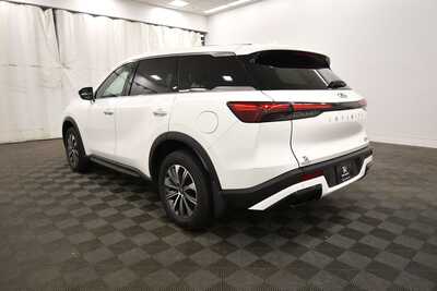2023 Infiniti QX60, $30345. Photo 5