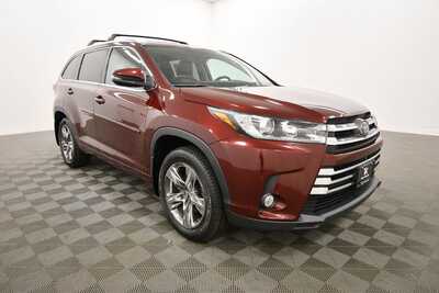 2018 Toyota Highlander, $25849. Photo 10