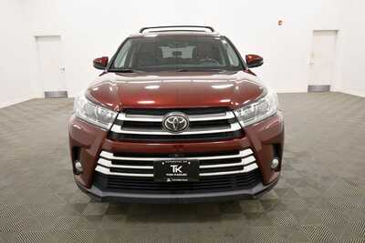 2018 Toyota Highlander, $25849. Photo 11