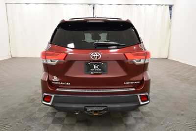 2018 Toyota Highlander, $25849. Photo 6