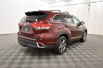 2018 Toyota Highlander, $25849. Photo 8