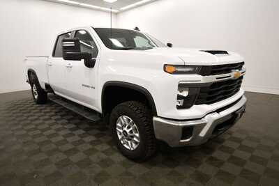 2024 Chevrolet 2500 Crew Cab, $53345. Photo 9