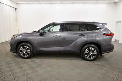 2022 Toyota Highlander, $37009. Photo 4