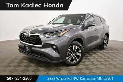 2022 Toyota Highlander, $37009. Photo 1