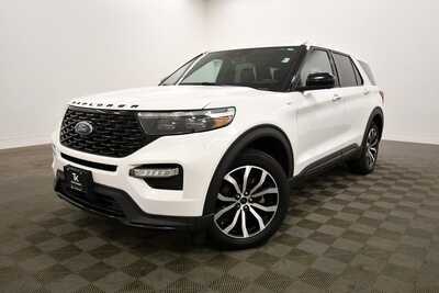 2022 Ford Explorer, $31822. Photo 2