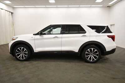 2022 Ford Explorer, $31822. Photo 4