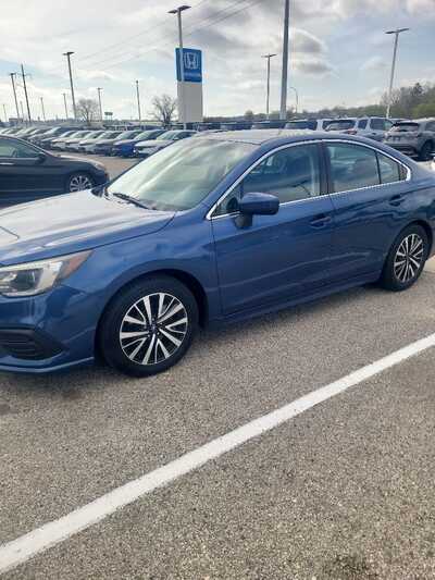 2019 Subaru Legacy, $17916. Photo 2