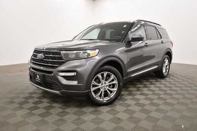 2020 Ford Explorer, $21845. Photo 2