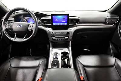2020 Ford Explorer, $21845. Photo 3