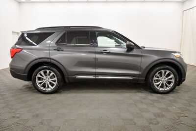 2020 Ford Explorer, $21845. Photo 9