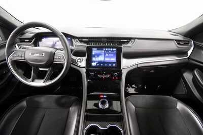 2024 Jeep Grand Cherokee, $33330. Photo 3