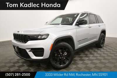 2024 Jeep Grand Cherokee, $33330. Photo 1