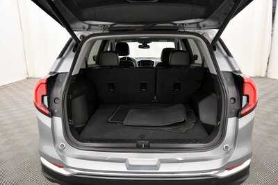 2024 GMC Terrain, $25345. Photo 7