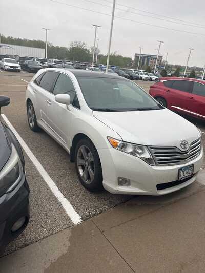2011 Toyota Venza, $10031. Photo 2