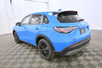 2027 Honda HR-V, $31337. Photo 5