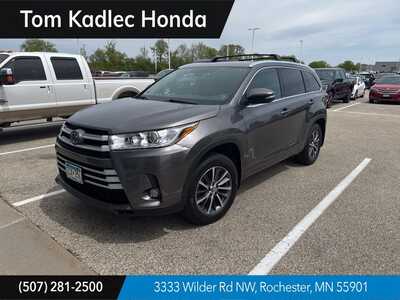 2018 Toyota Highlander, $27175. Photo 1