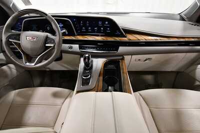 2024 Cadillac Escalade ESV, $90349. Photo 3