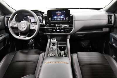 2025 Nissan Pathfinder, $40345. Photo 3