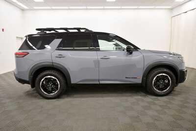 2025 Nissan Pathfinder, $40345. Photo 9