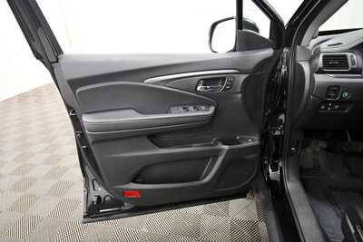 2025 Honda Ridgeline, $37349. Photo 12