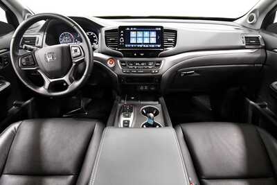 2025 Honda Ridgeline, $37349. Photo 3