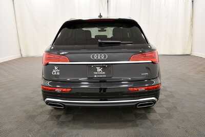 2023 Audi Q5, $31849. Photo 6
