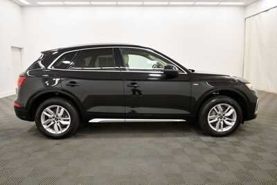 2023 Audi Q5, $31849. Photo 9