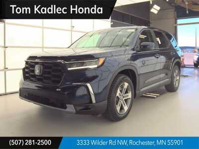 2023 Honda Pilot, $38749. Photo 1