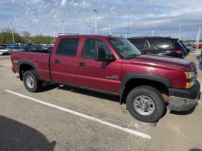 2005 Chevrolet 2500 Crew Cab, $20349. Photo 2
