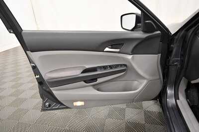2010 Honda Accord, $9845. Photo 10