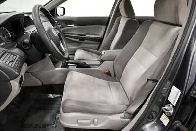 2010 Honda Accord, $9845. Photo 11