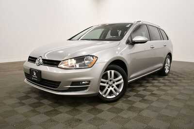 2015 Volkswagen Golf, $10349. Photo 2