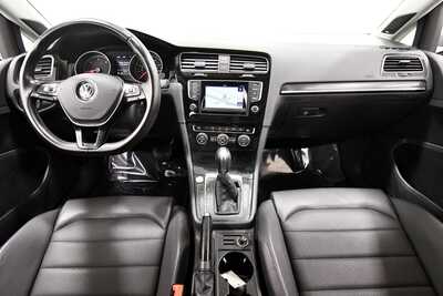 2015 Volkswagen Golf, $10349. Photo 3
