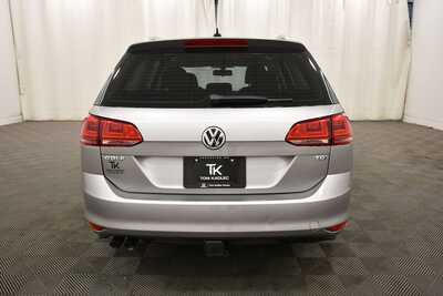 2015 Volkswagen Golf, $10349. Photo 6